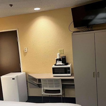 Microtel Inn & Suites By Wyndham Houston/Webster/Nasa/Clearlake Nassau Bay Екстер'єр фото