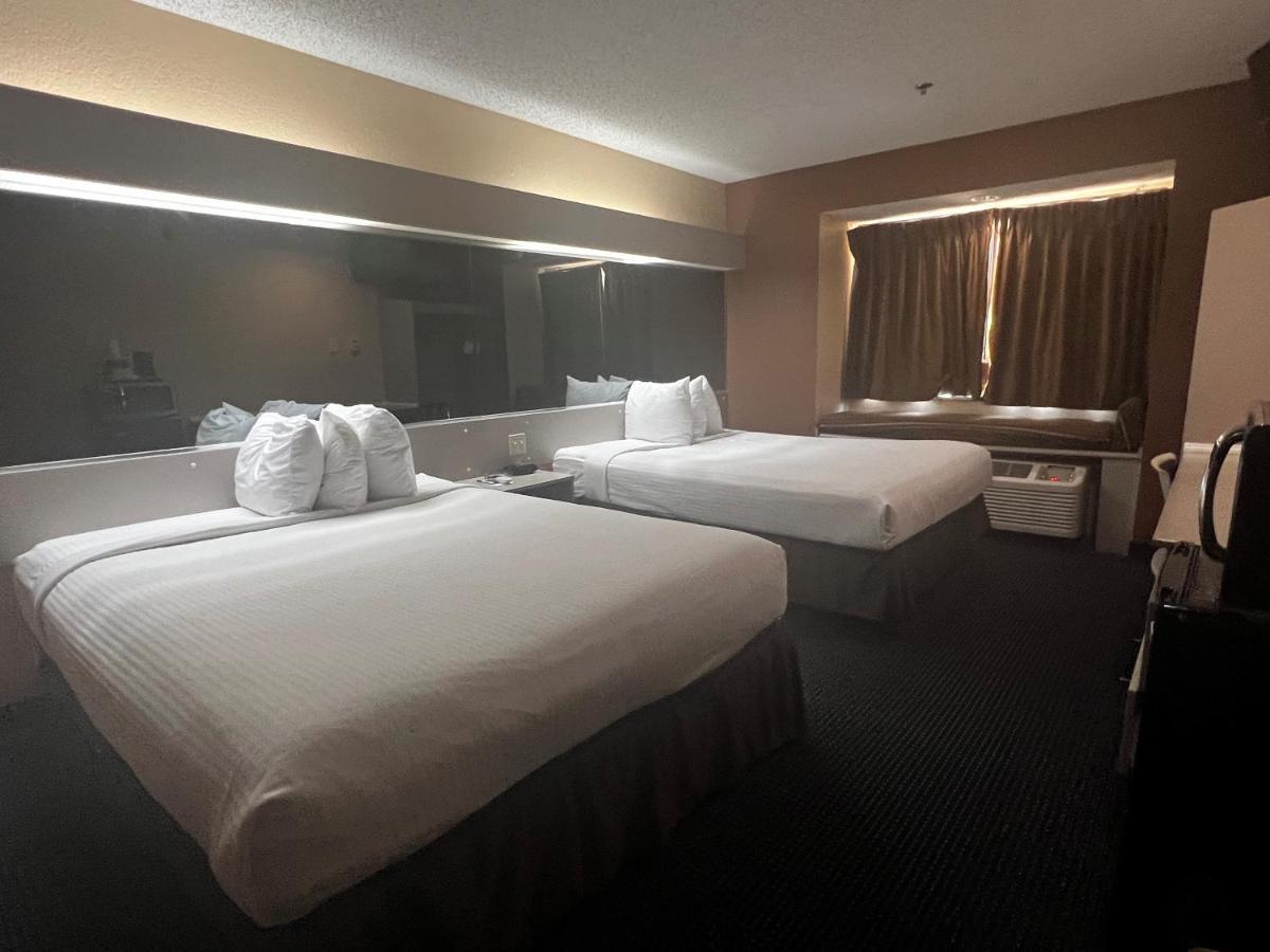 Microtel Inn & Suites By Wyndham Houston/Webster/Nasa/Clearlake Nassau Bay Екстер'єр фото
