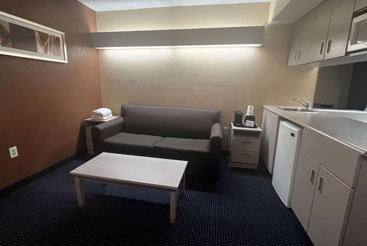 Microtel Inn & Suites By Wyndham Houston/Webster/Nasa/Clearlake Nassau Bay Екстер'єр фото