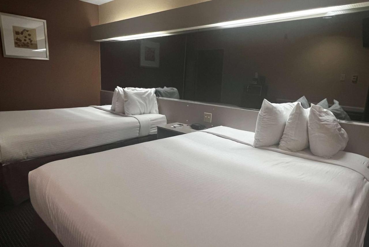 Microtel Inn & Suites By Wyndham Houston/Webster/Nasa/Clearlake Nassau Bay Екстер'єр фото
