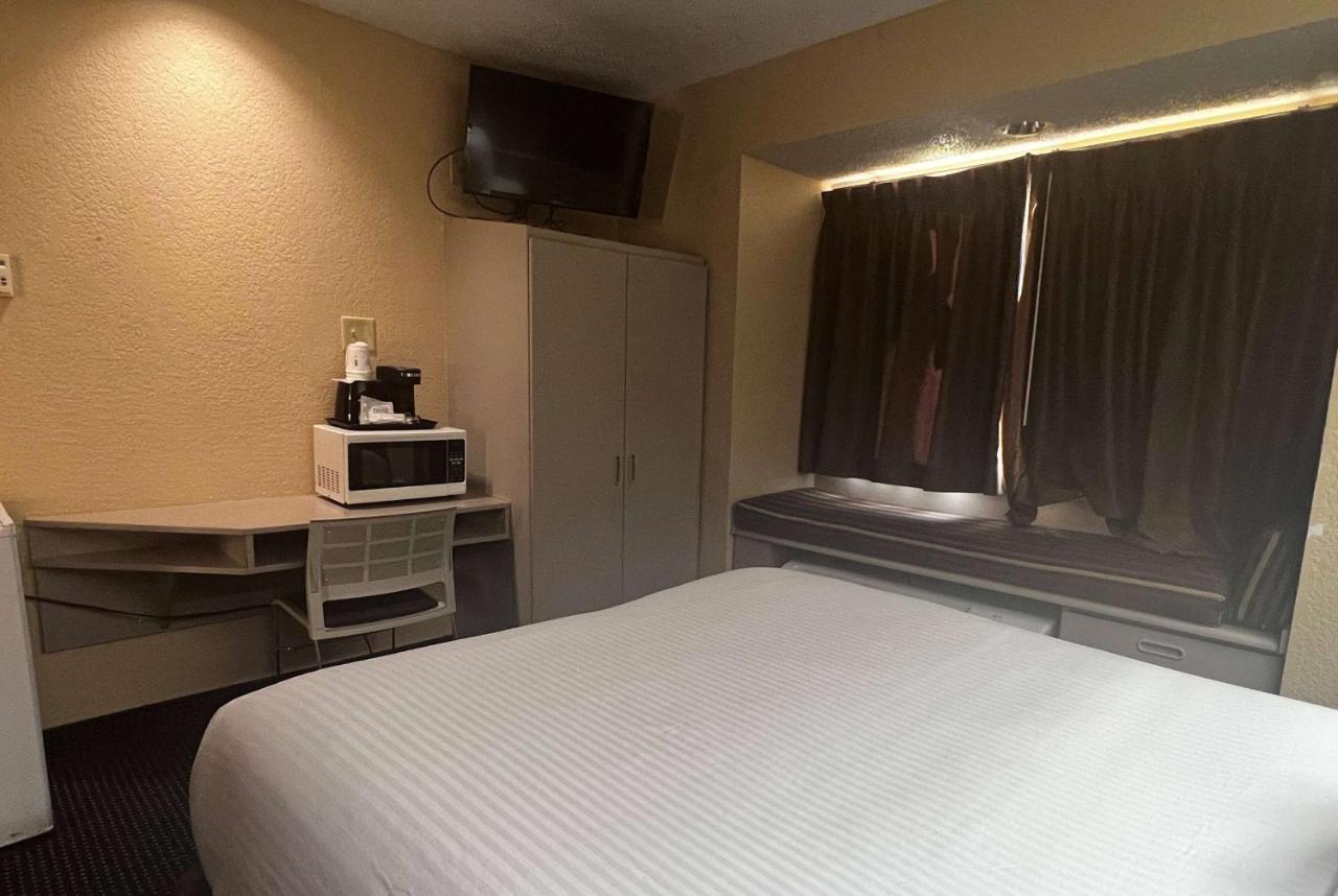 Microtel Inn & Suites By Wyndham Houston/Webster/Nasa/Clearlake Nassau Bay Екстер'єр фото